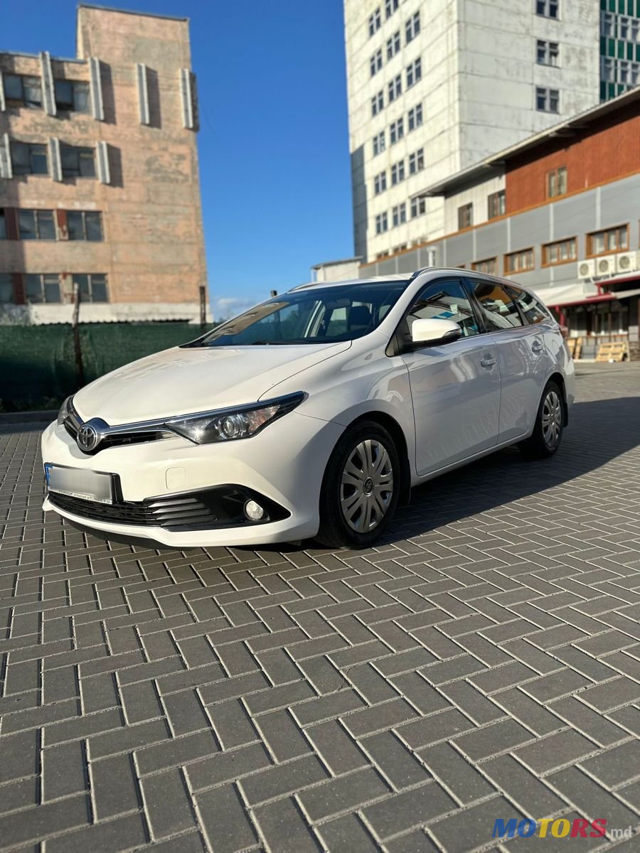 2016' Toyota Auris photo #2