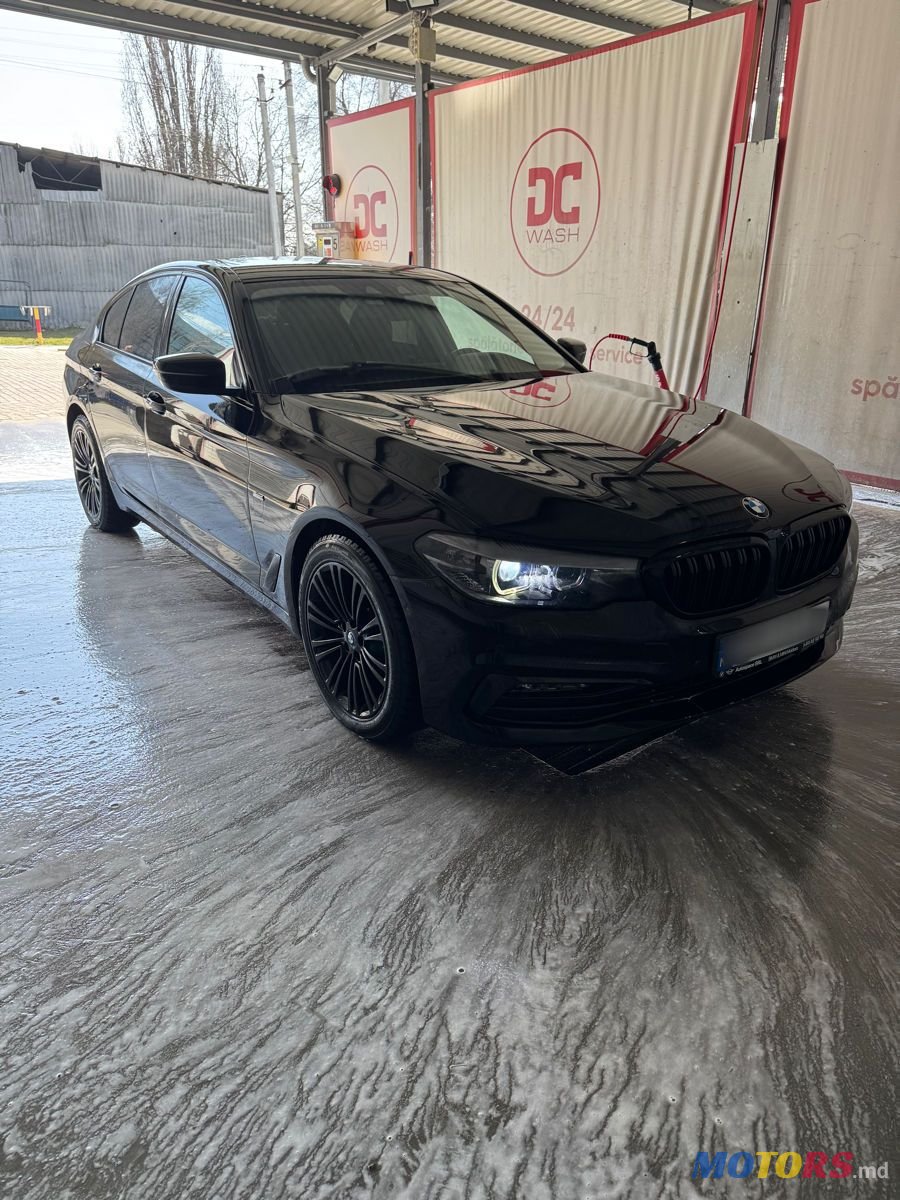 2017' BMW 5 Series photo #2