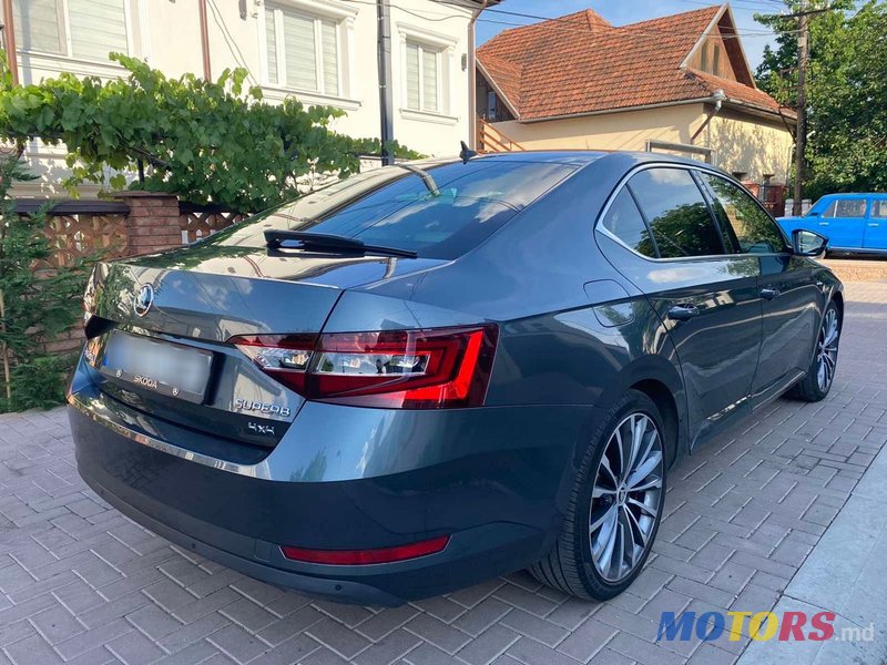 2019' Skoda Superb photo #4