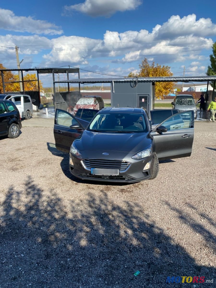 2020' Ford Focus photo #5