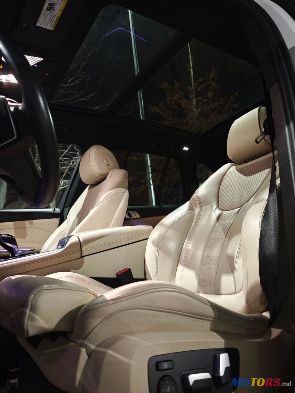 2022' BMW X5 photo #6