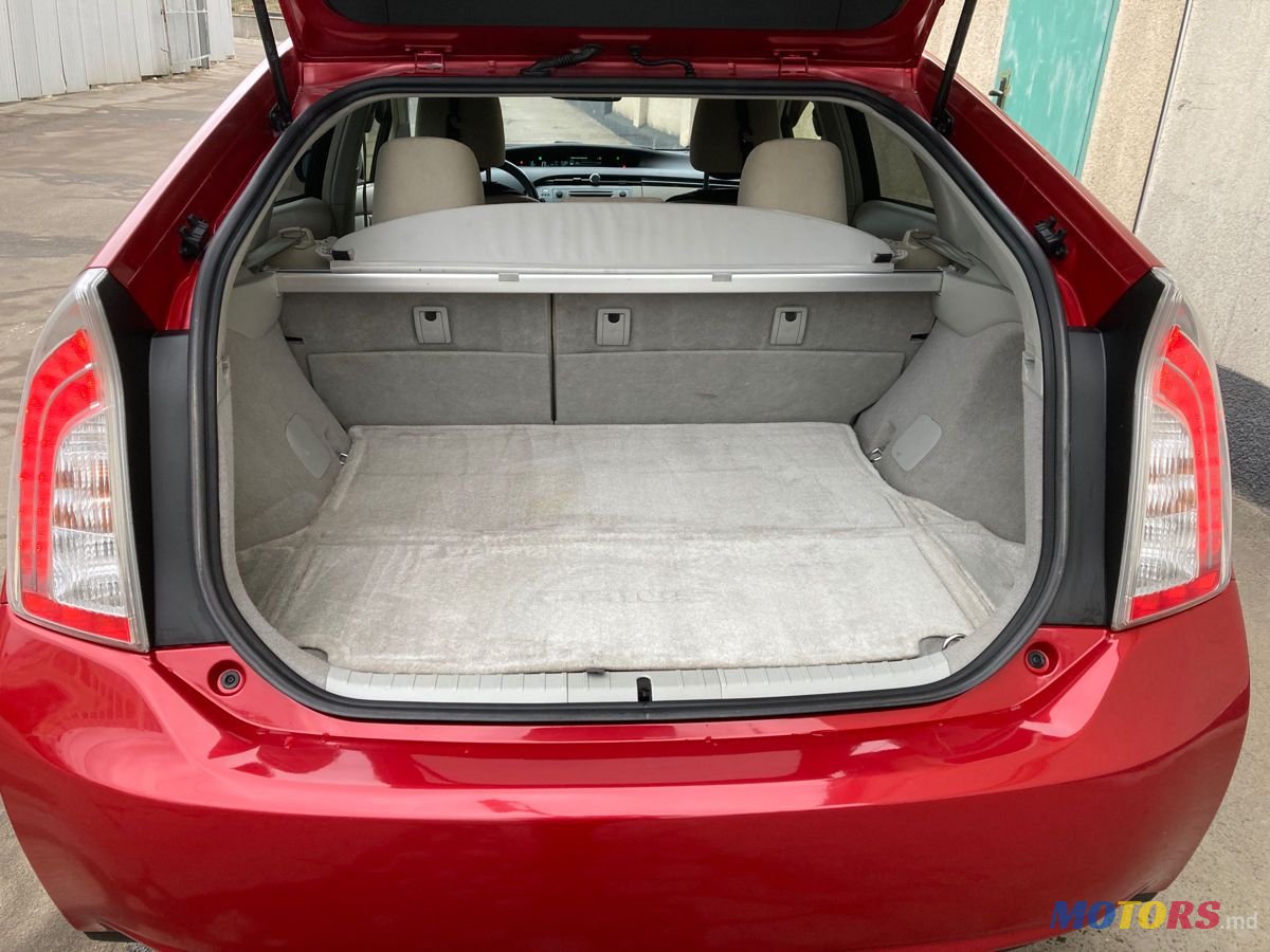 2012' Toyota Prius photo #2