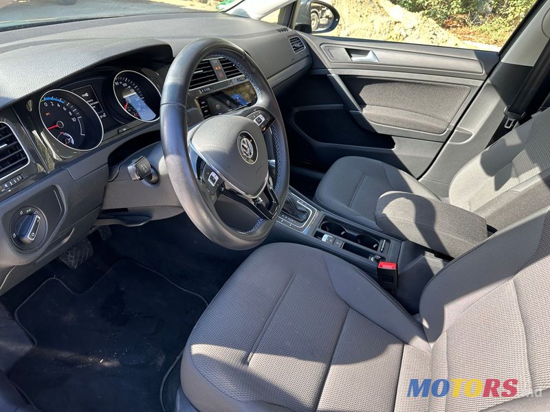 2020' Volkswagen Golf photo #6