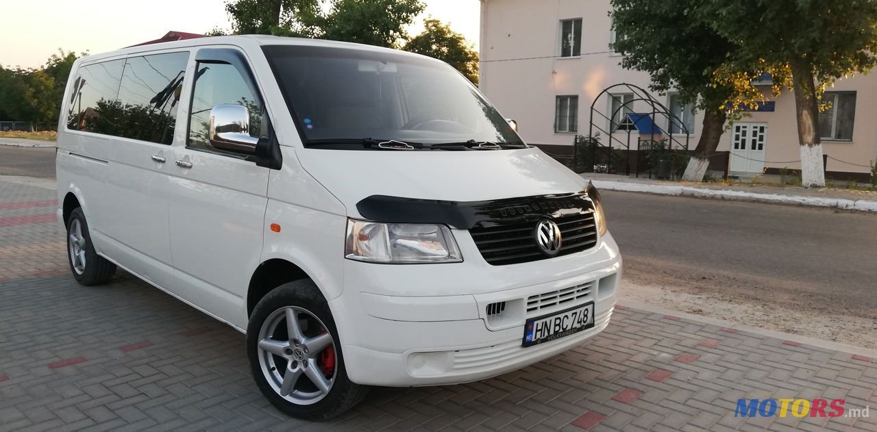 2006' Volkswagen Caravelle photo #1