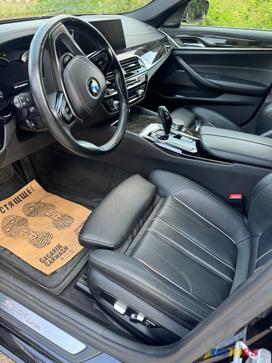 2017' BMW 5 Series photo #6
