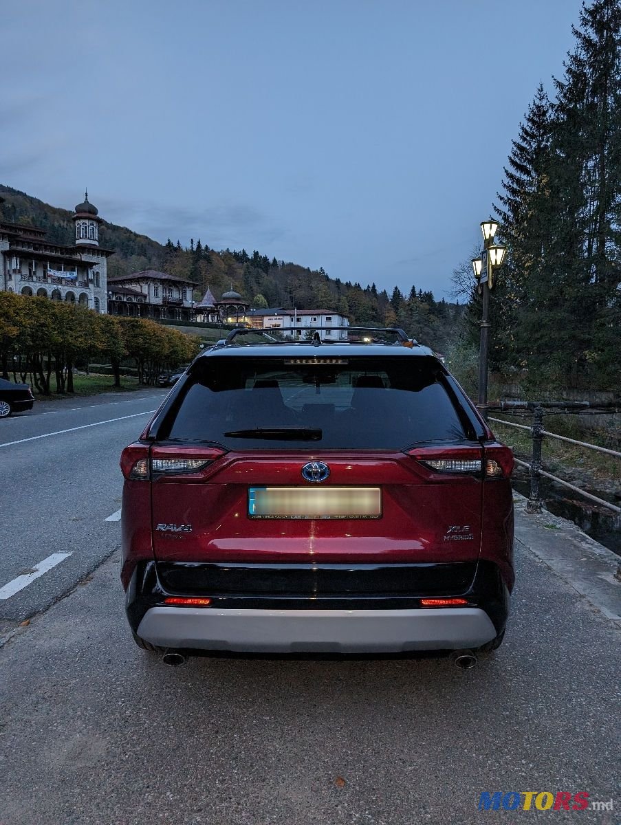 2020' Toyota RAV4 photo #6
