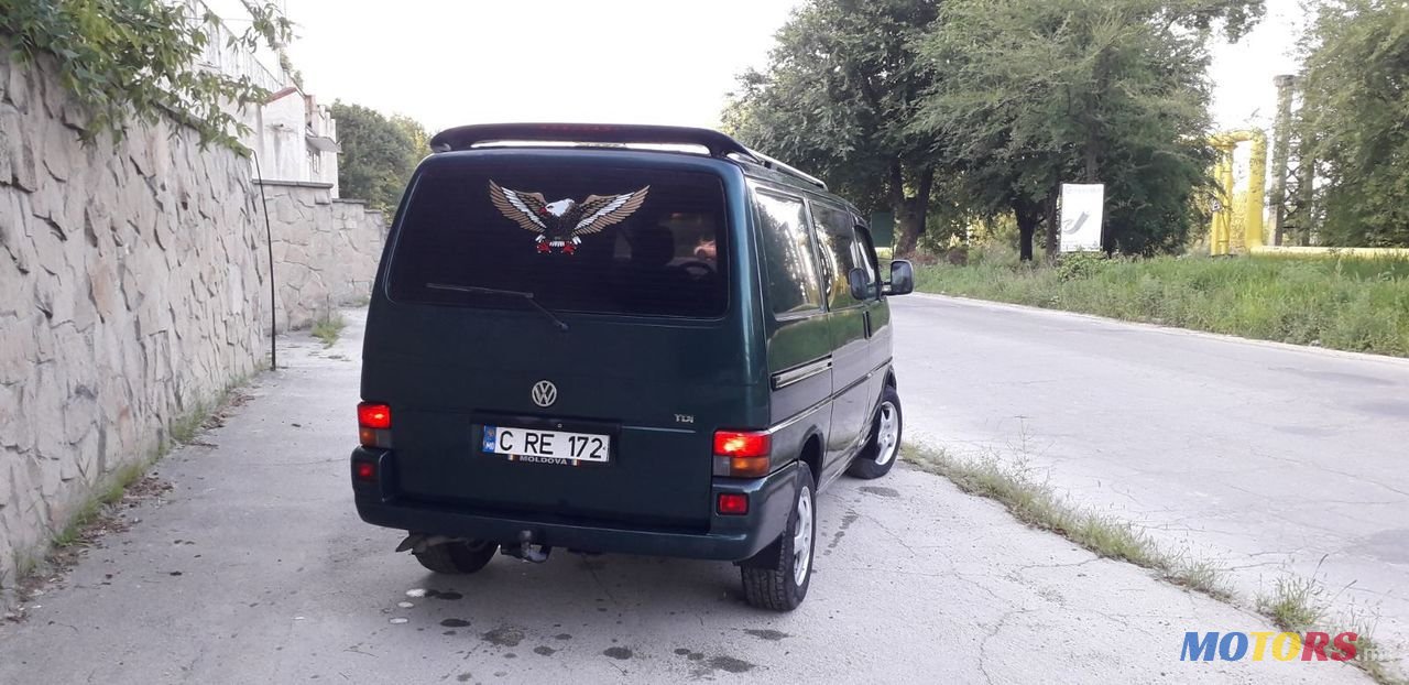 2003' Volkswagen Caravelle photo #3