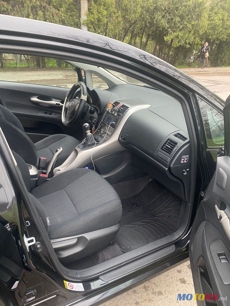 2009' Toyota Auris photo #4