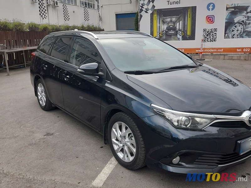 2015' Toyota Auris photo #1