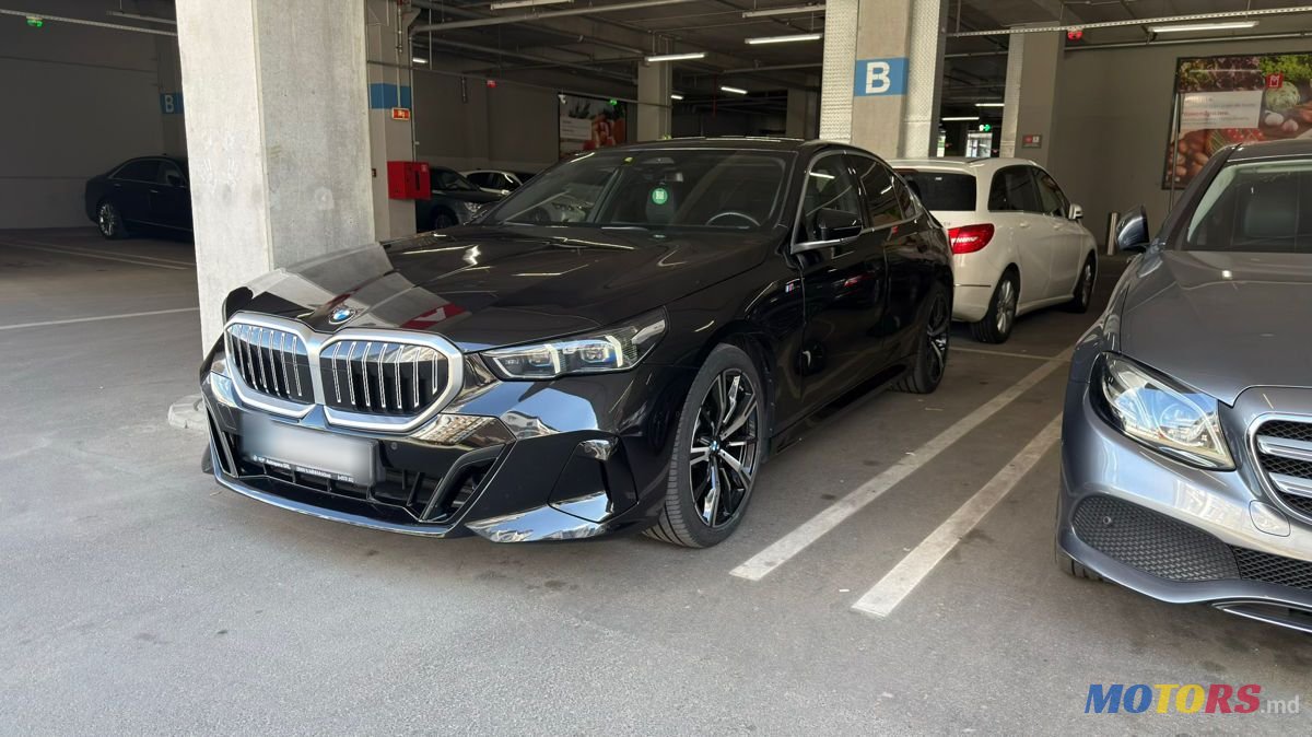 2023' BMW 5 Series photo #1