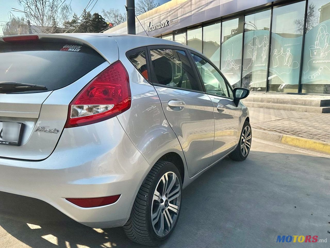 2011' Ford Fiesta photo #2