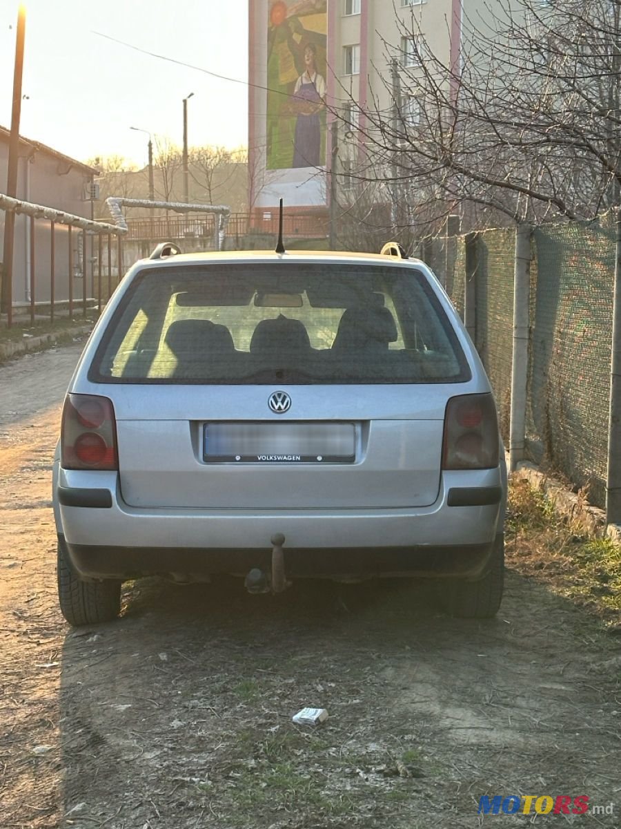 2002' Volkswagen Passat photo #3