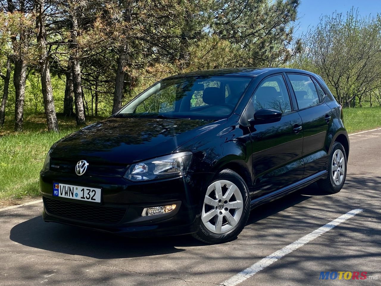 2013' Volkswagen Polo photo #1