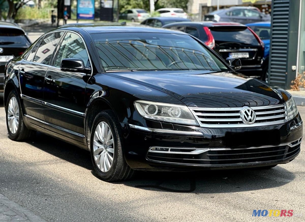 2012' Volkswagen Phaeton photo #2