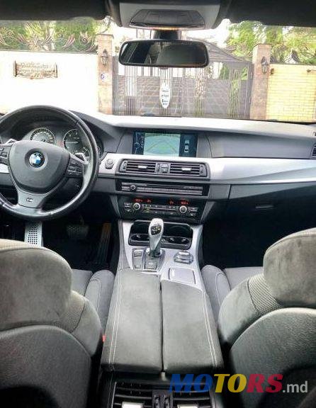 2011' BMW 5 photo #2