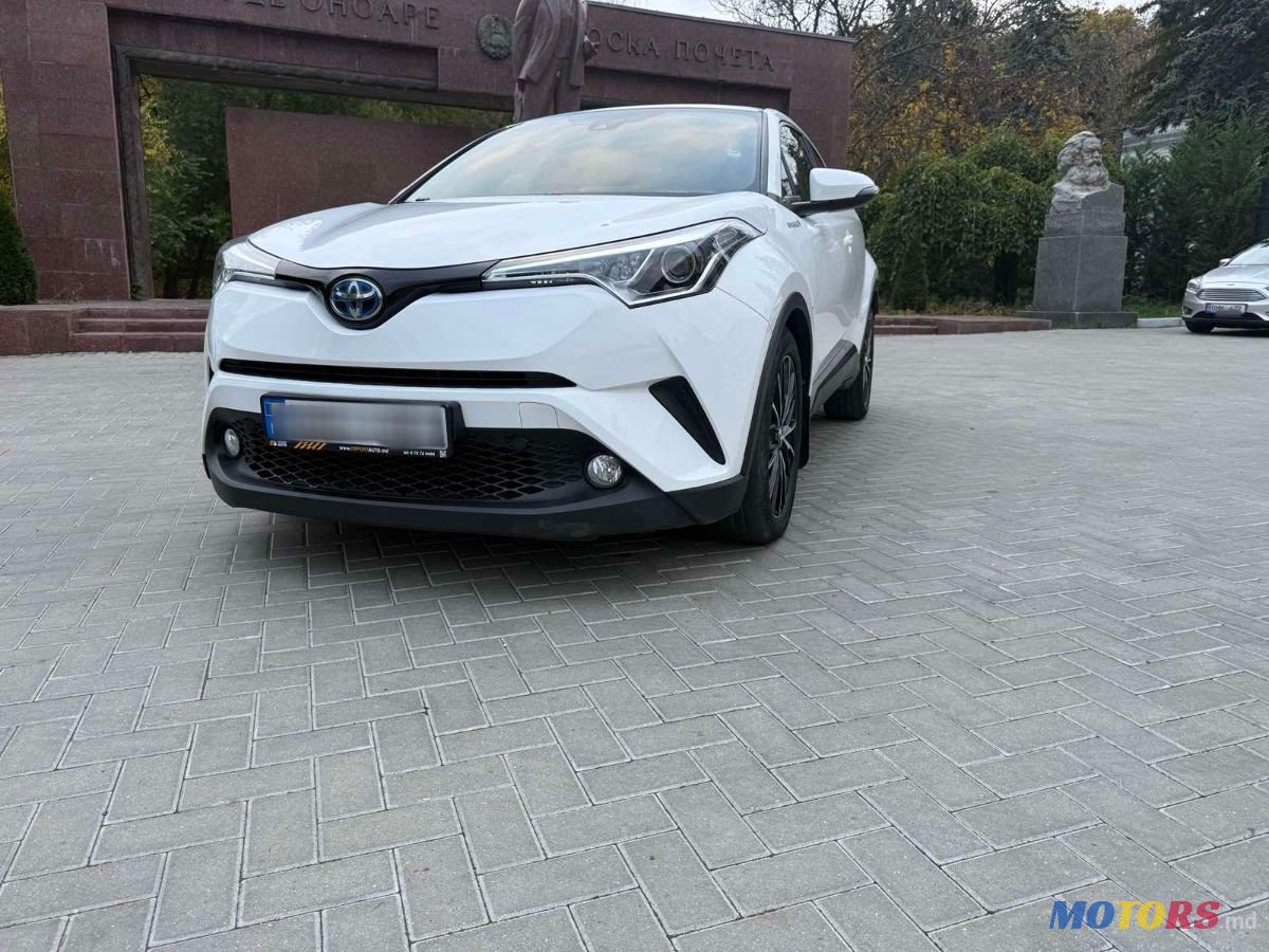 2017' Toyota C-HR photo #4