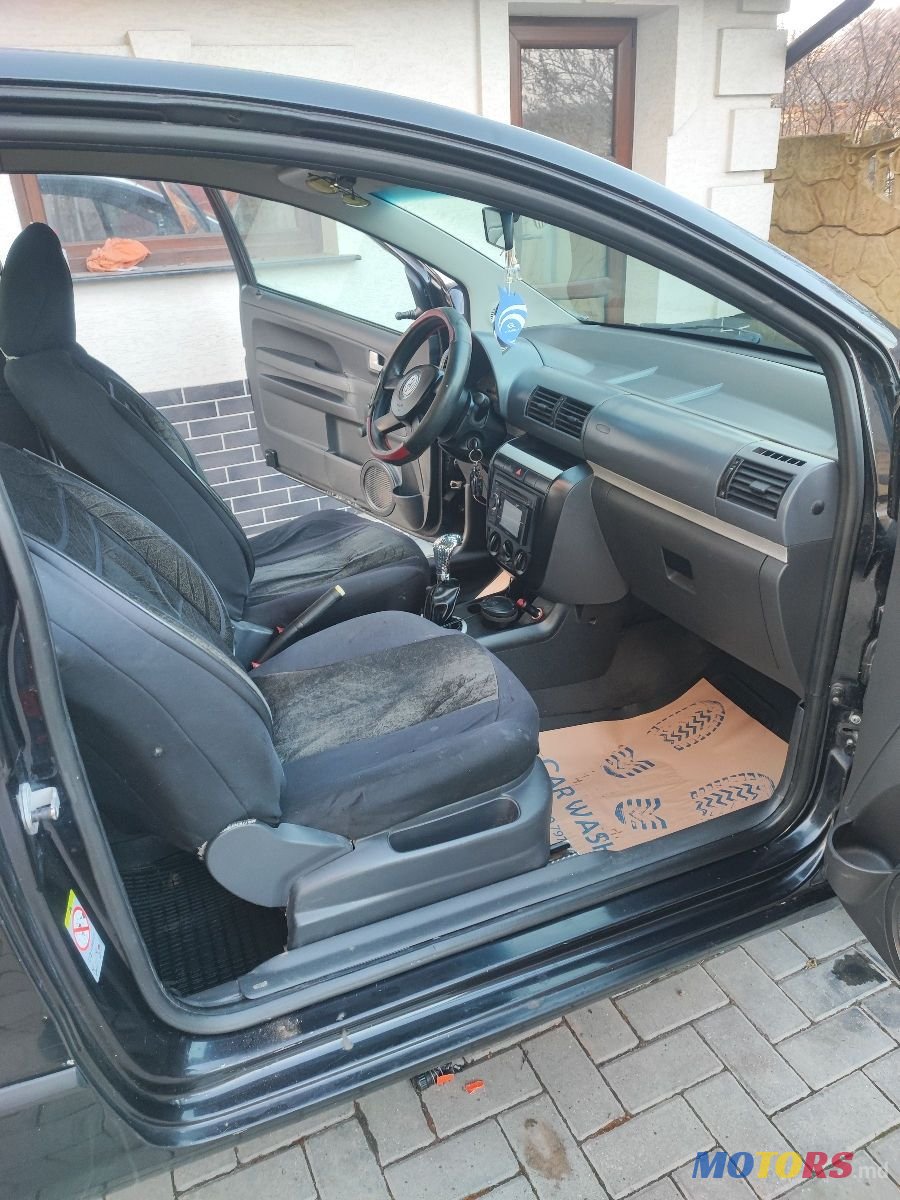 2007' Volkswagen Fox photo #5