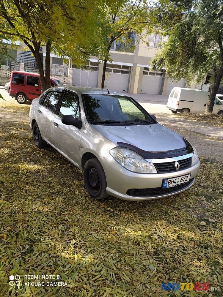 2011' Renault Clio Symbol photo #3