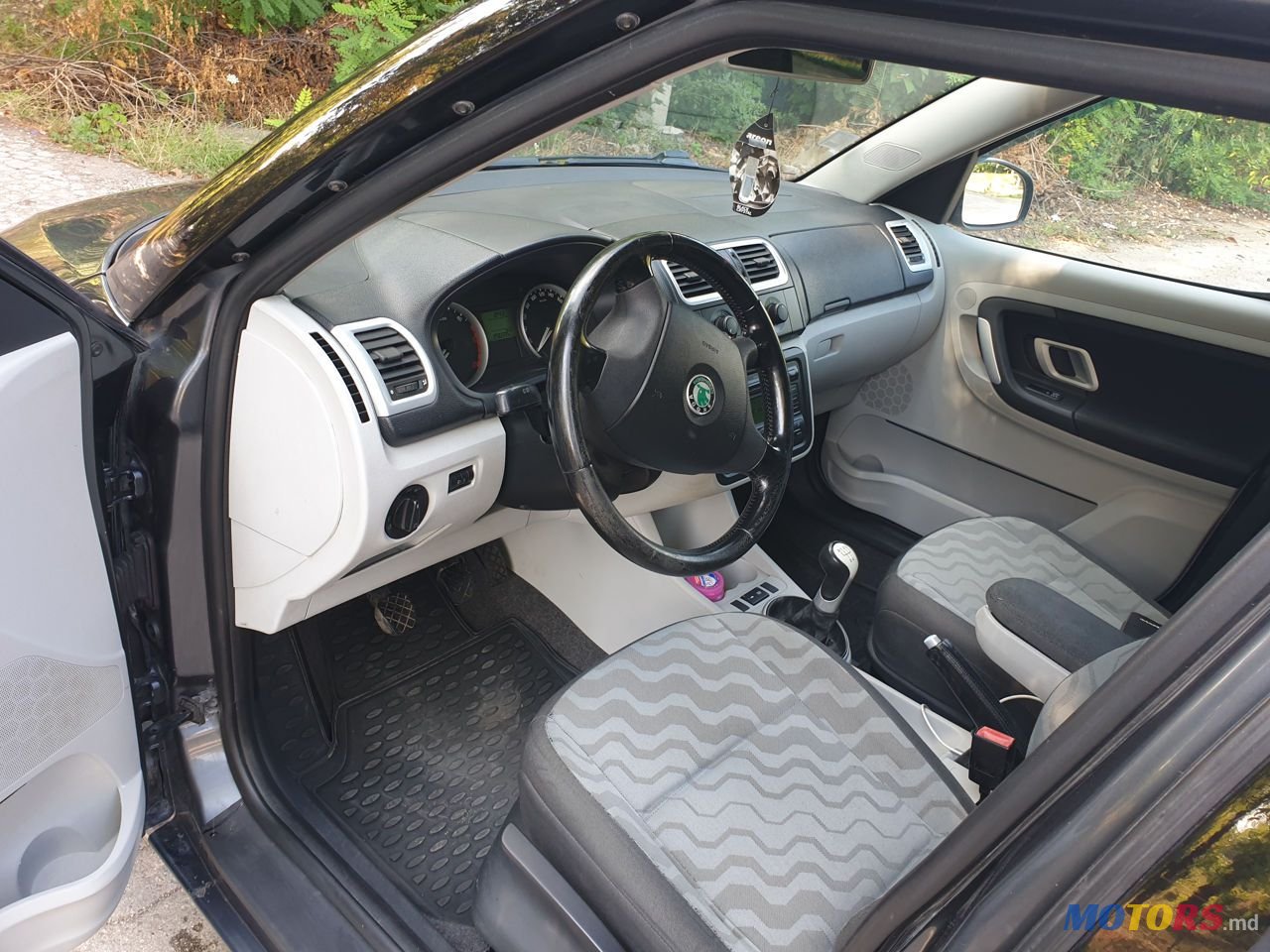 2007' Skoda Roomster photo #5