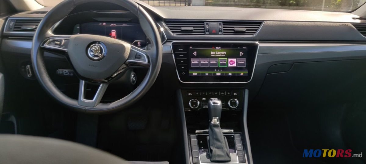 2019' Skoda Superb photo #5