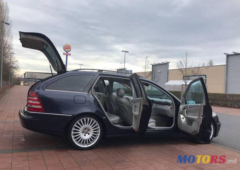 2004' Mercedes-Benz C photo #2