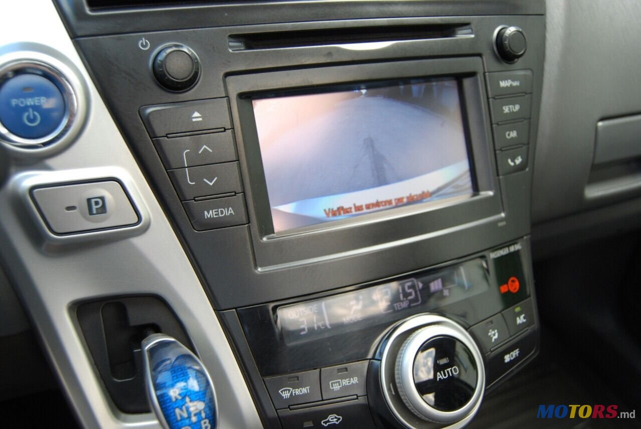 2013' Toyota Prius + photo #4