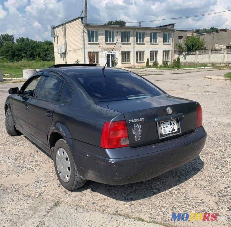 2001' Volkswagen Passat photo #5