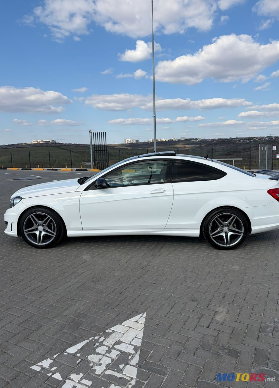 2014' Mercedes-Benz C-Class Coupe photo #3