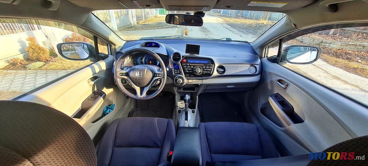 2010' Honda Insight photo #5