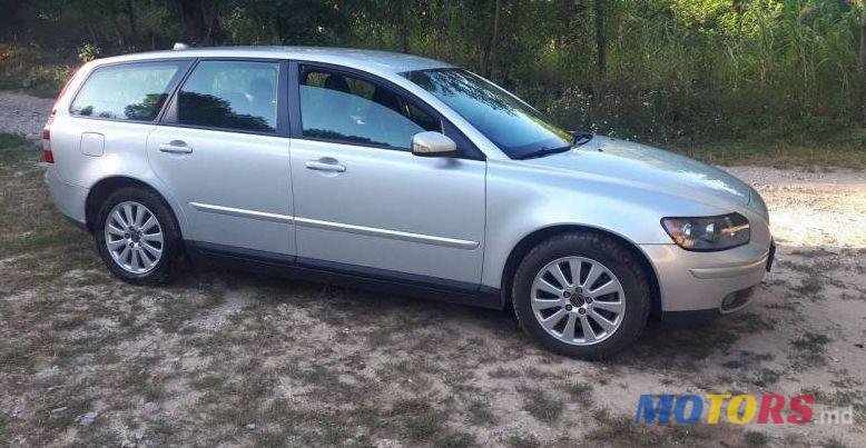 2005' Volvo V50 photo #2
