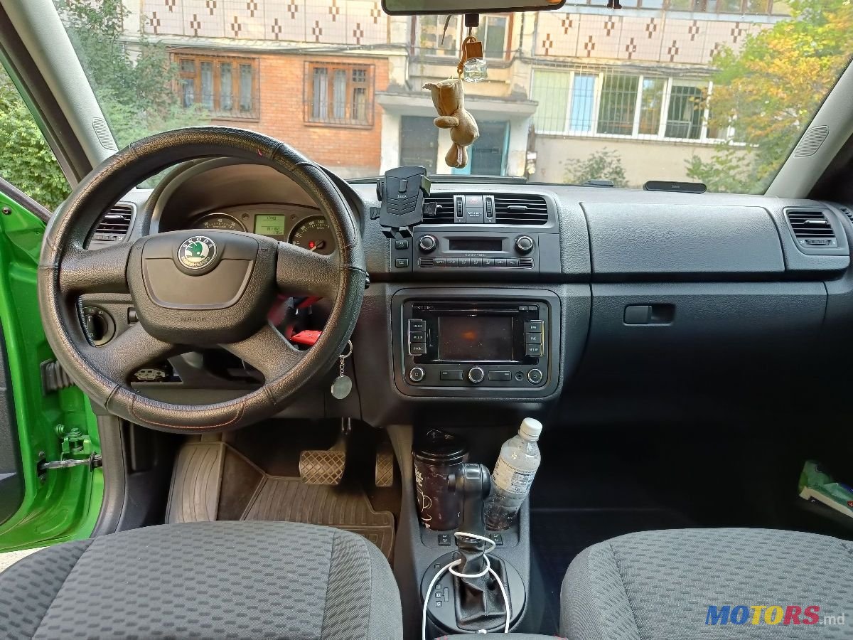 2013' Skoda Fabia photo #2