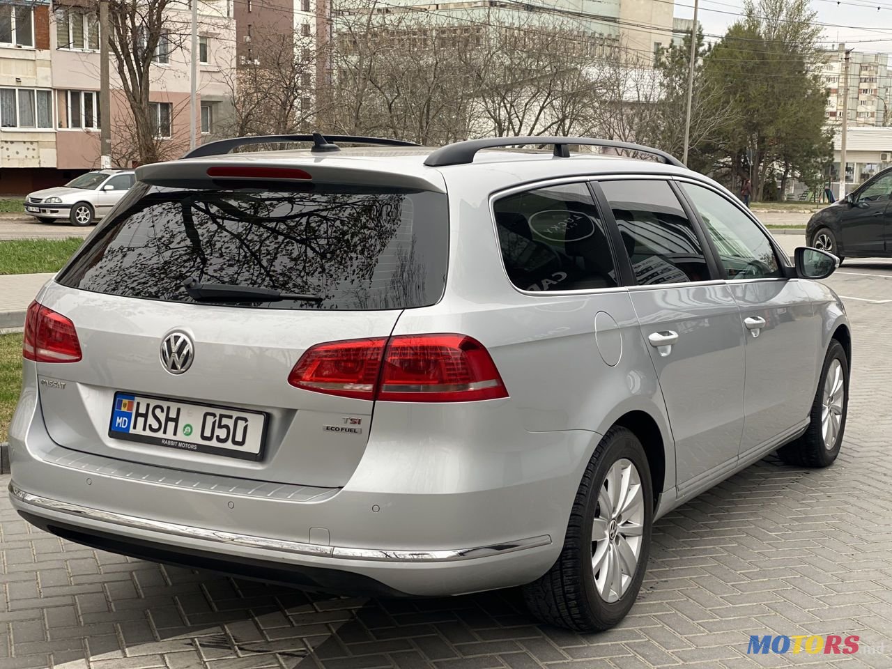 2011' Volkswagen Passat photo #3