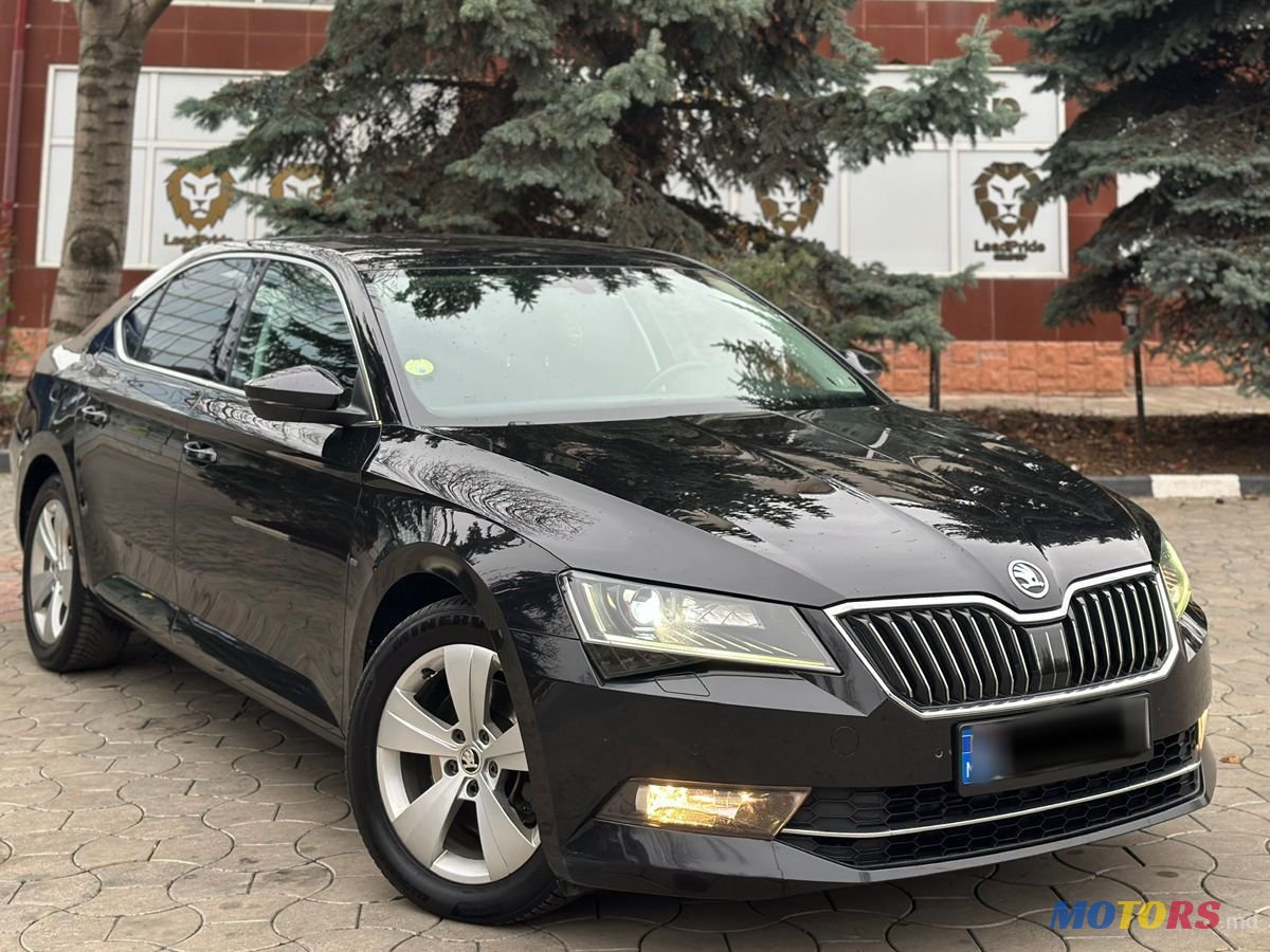 2019' Skoda Superb photo #2