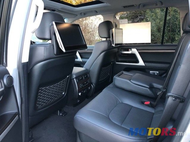 2017' Toyota Land Cruiser 200 photo #7