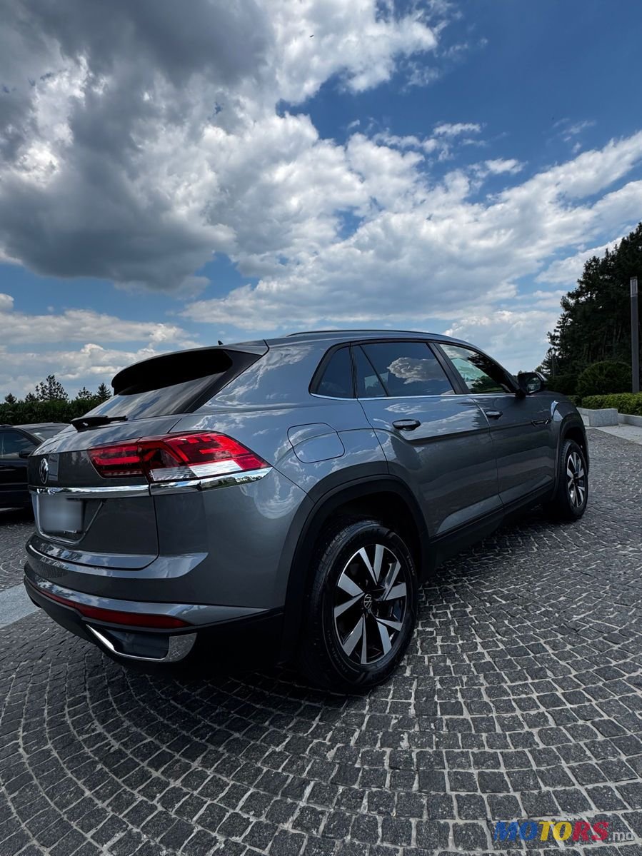 2020' Volkswagen Atlas photo #6