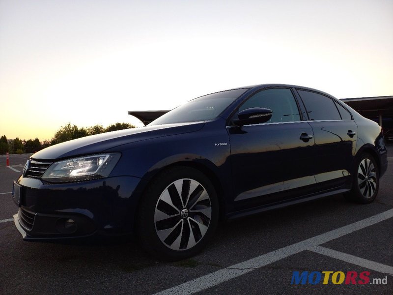 2012' Volkswagen Jetta photo #2