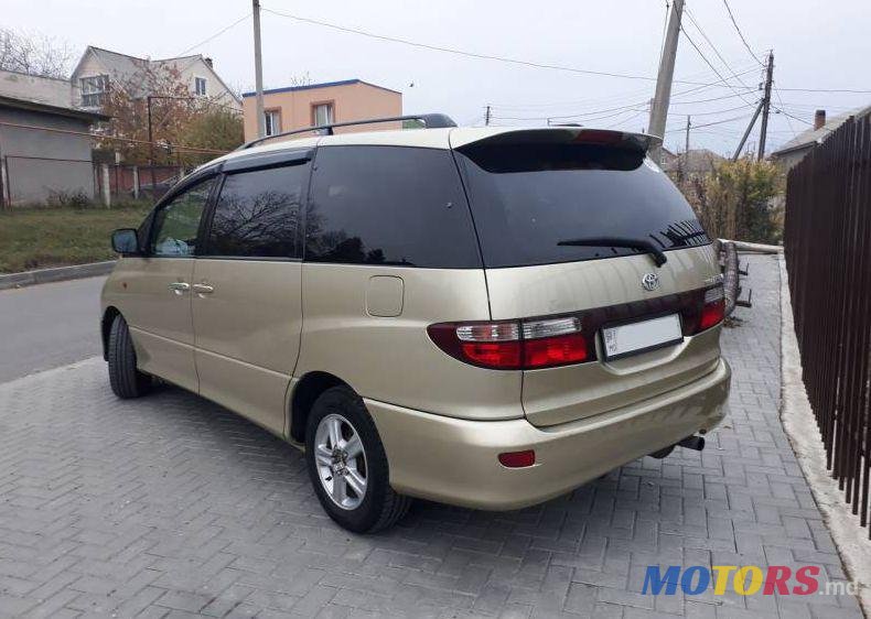 2000' Toyota Previa photo #1