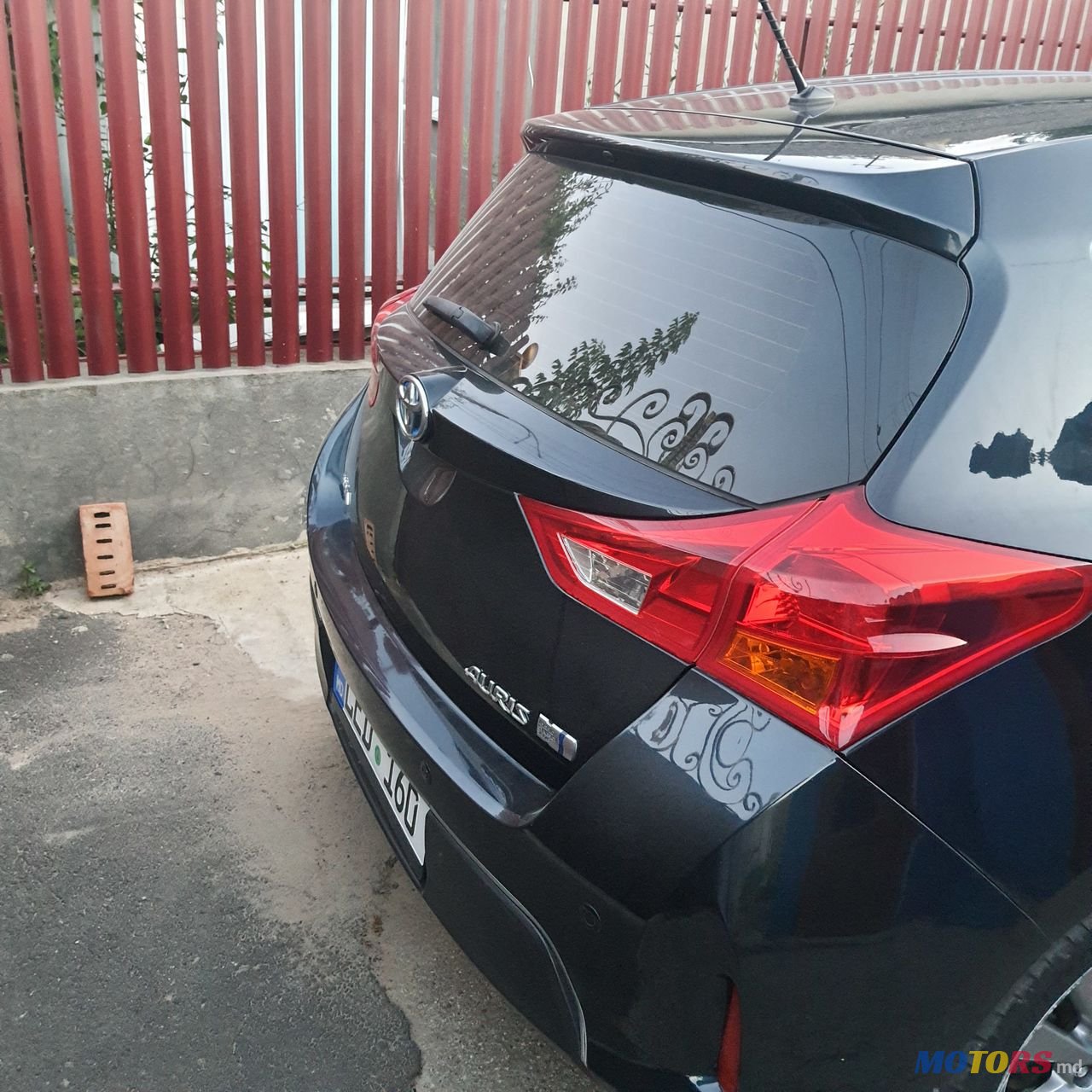 2013' Toyota Auris photo #3