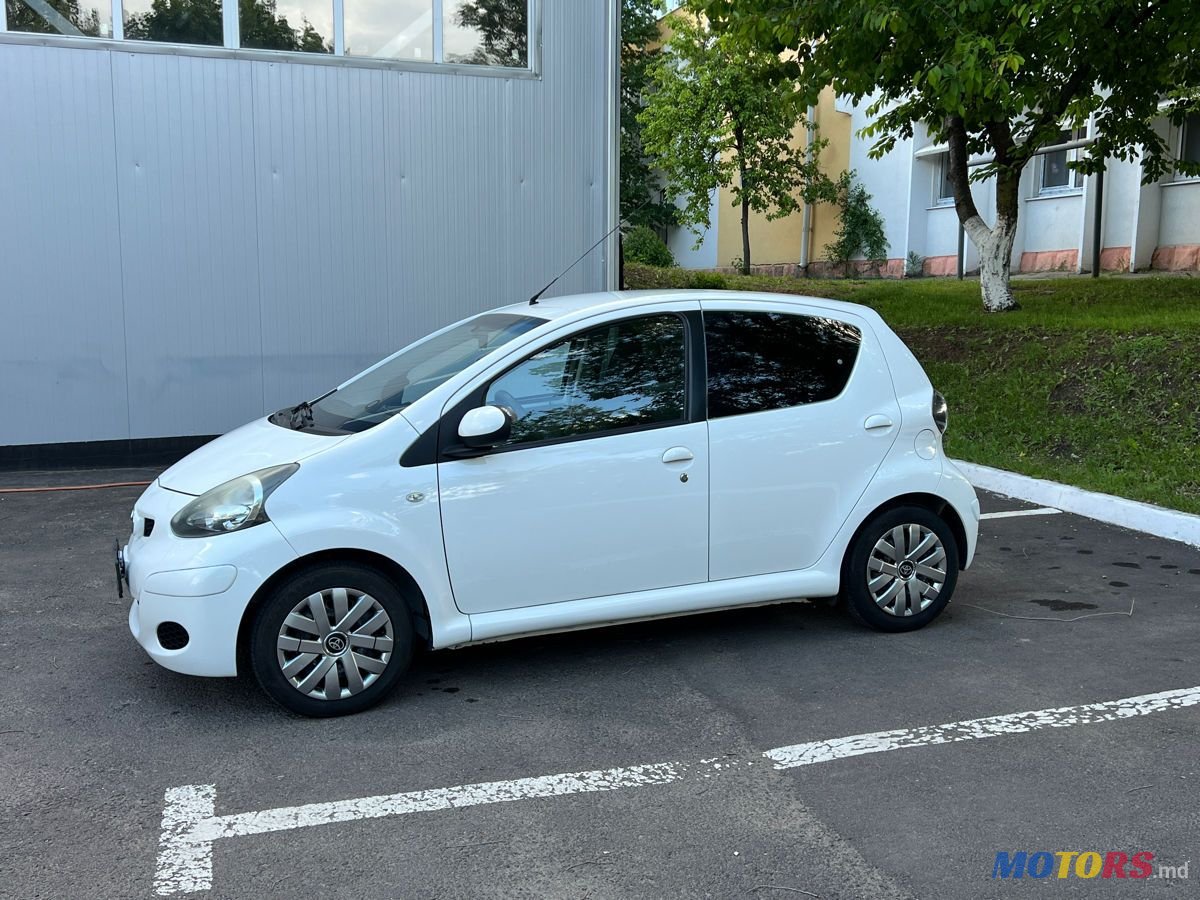 2009' Toyota Aygo photo #5