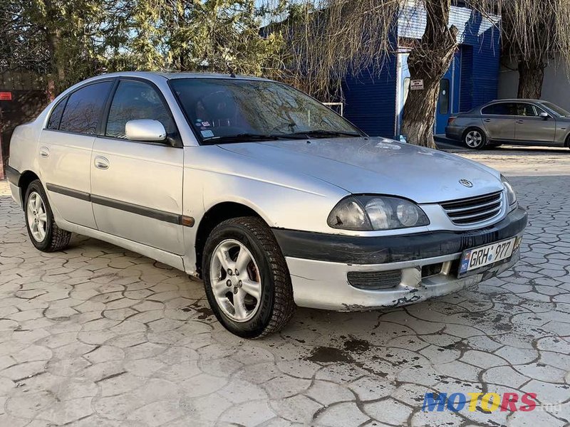 2000' Toyota Avensis photo #1