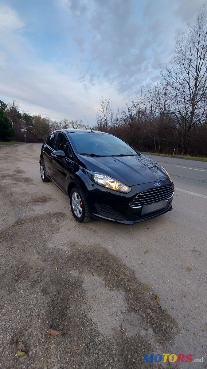 2013' Ford Fiesta photo #1
