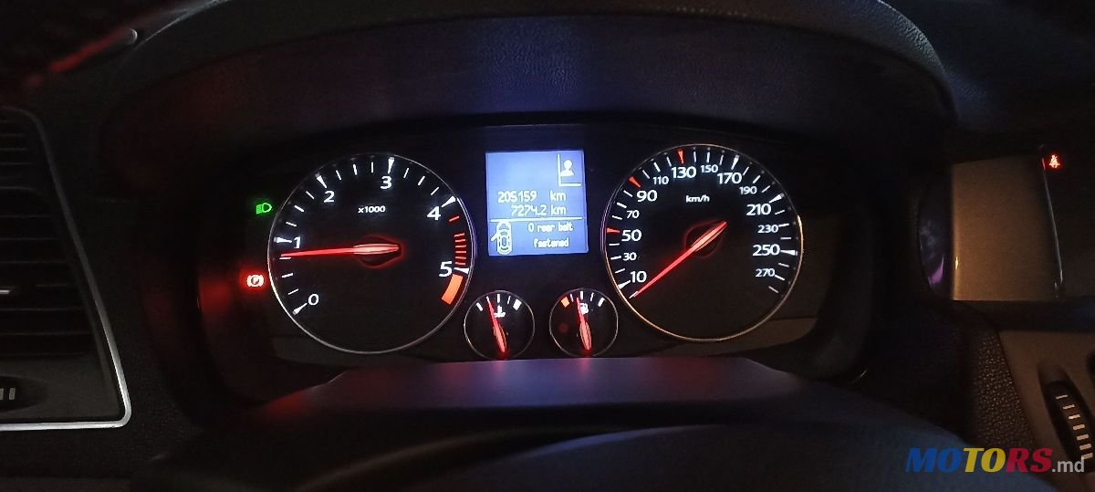 2012' Renault Laguna photo #2