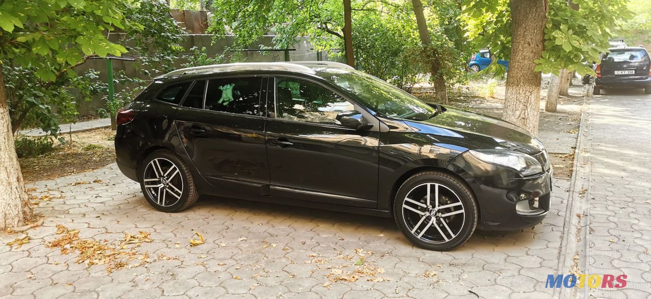 2012' Renault Megane photo #2