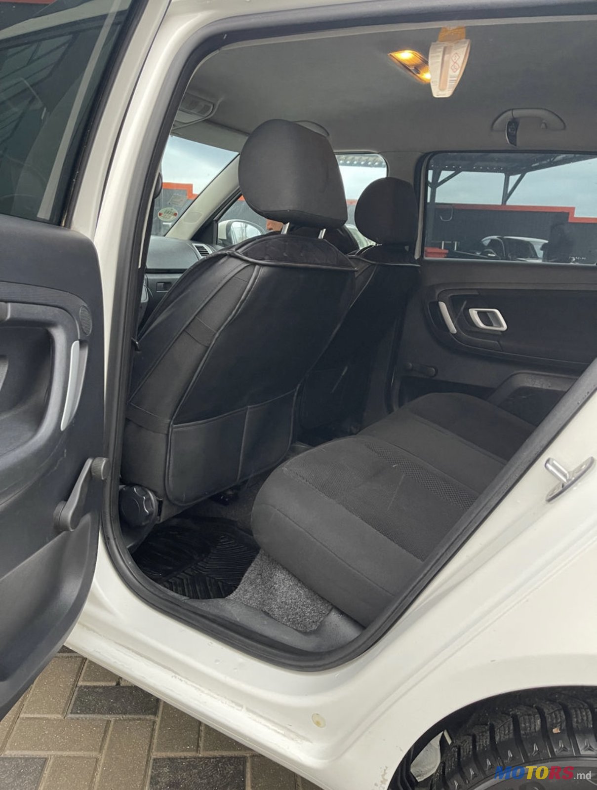 2009' Skoda Fabia photo #5