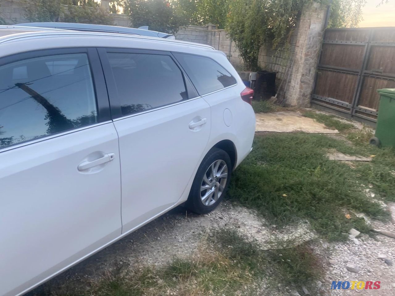 2016' Toyota Auris photo #2