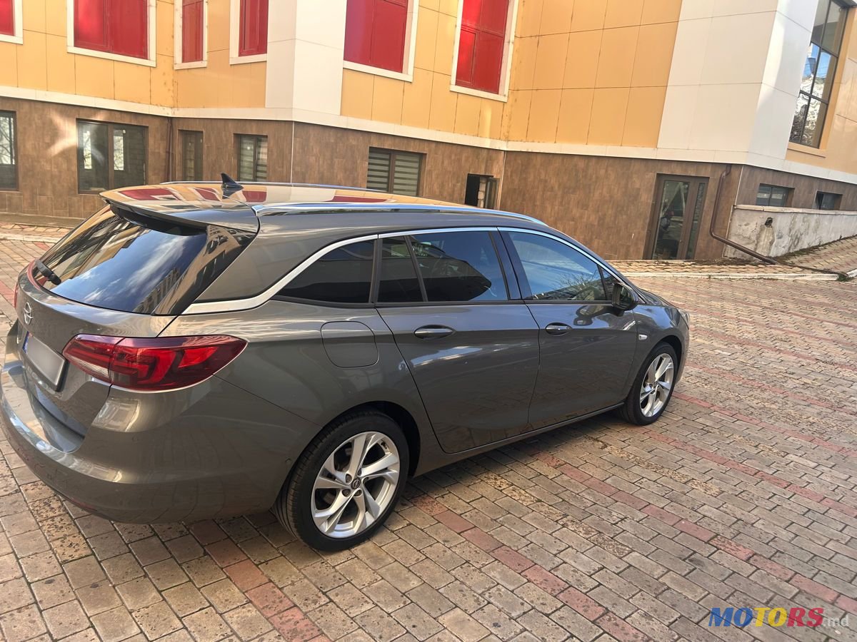 2019' Opel Astra photo #2