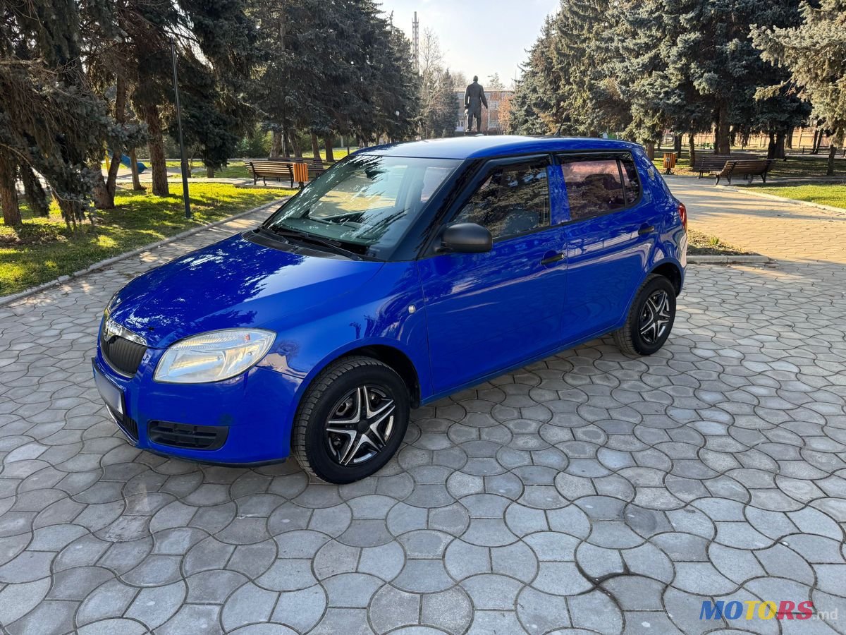 2008' Skoda Fabia photo #2