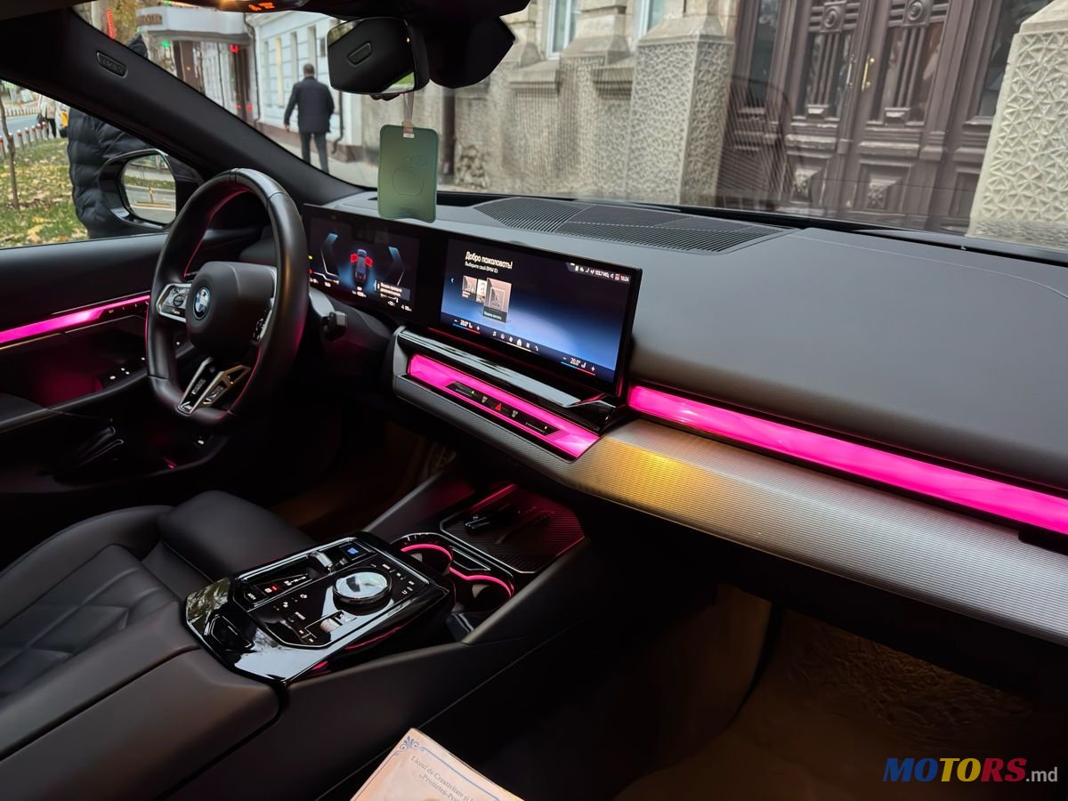 2024' BMW 5 Series photo #3