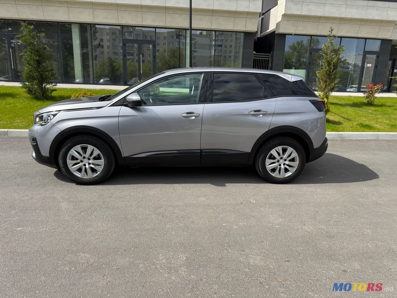 2020' Peugeot 3008 photo #3
