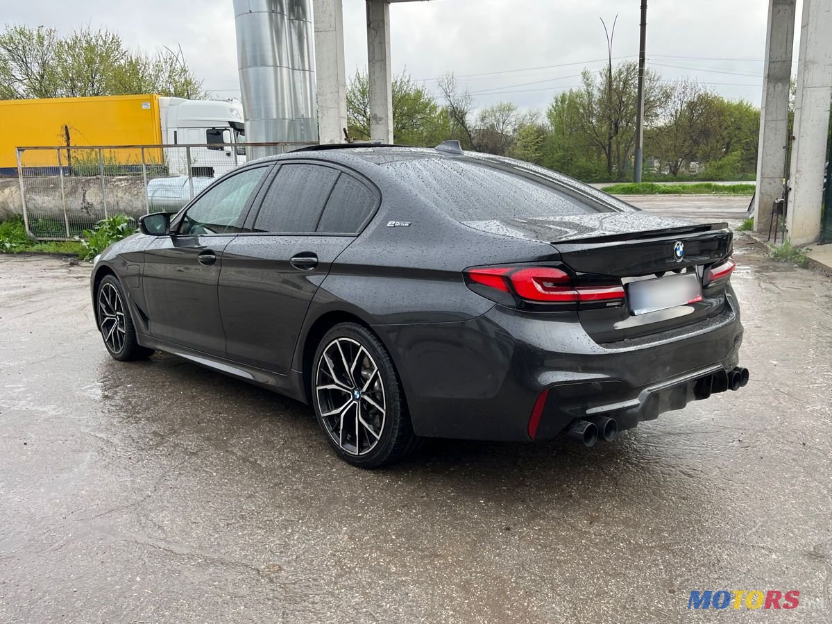 2017' BMW 5 Series photo #6